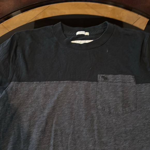 Abercrombie & Fitch Men’s Tshirt - Picture 2 of 4